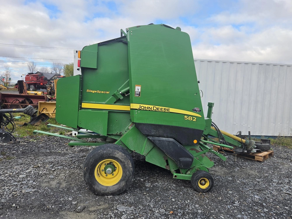 John Deere 582 2010