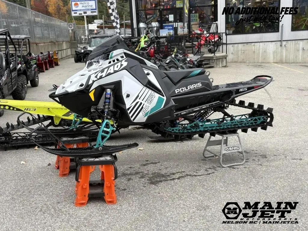 2025 Polaris PATRIOT 9R RMK KHAOS 165 3.25" - Ghost White Metallic / Gloss Black / Radiant Green