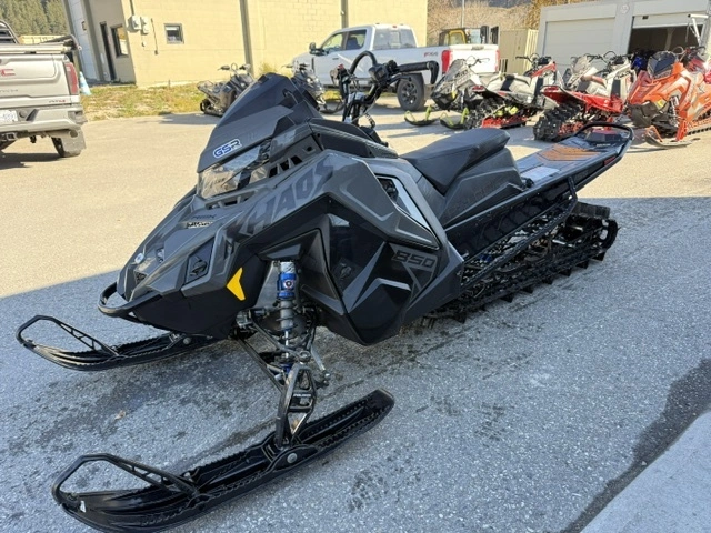2024 Polaris Rmk Khaos 155