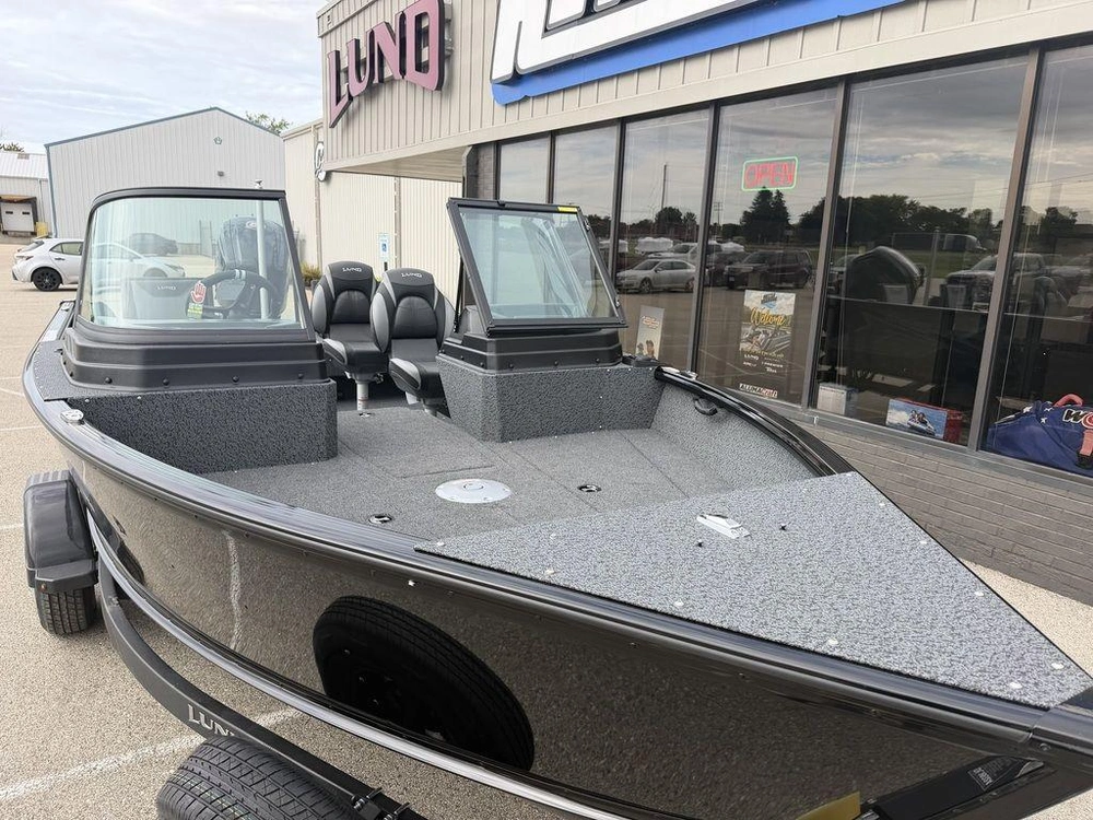 2027 Lund Boat Co 1800 Adventure Sport