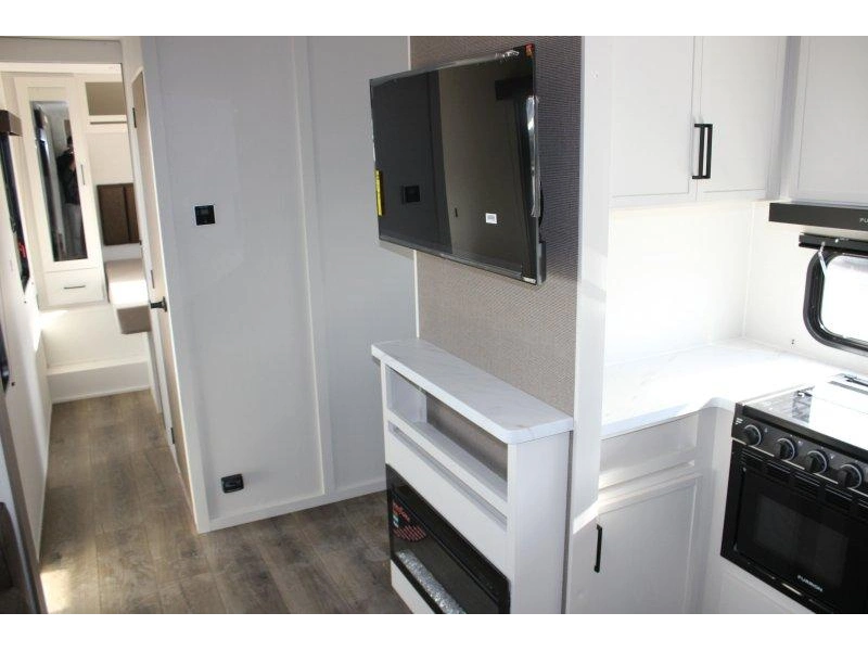Grand Design Momentum 30mav 2027
