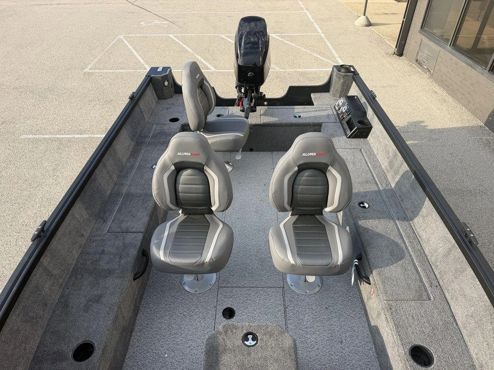 2027 Alumacraft Voyageur 175 Tiller
