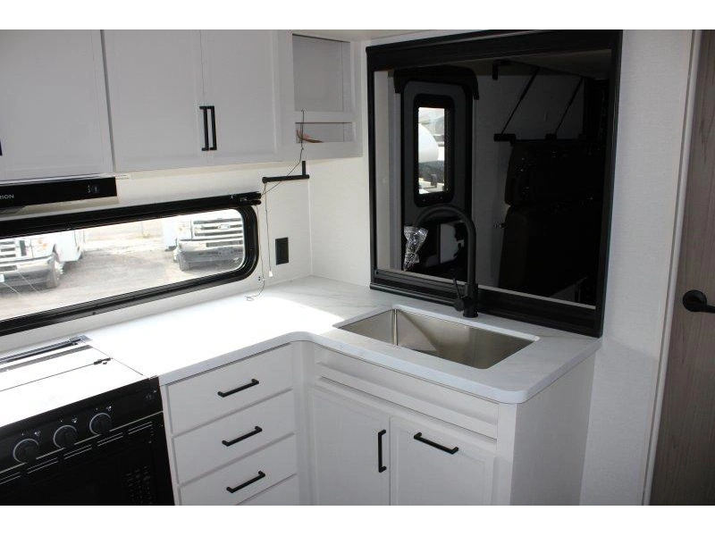 Grand Design Momentum 30mav 2027