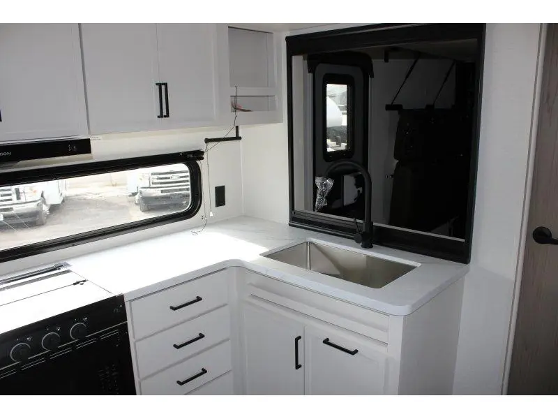 Grand Design Momentum 30MAV 2027