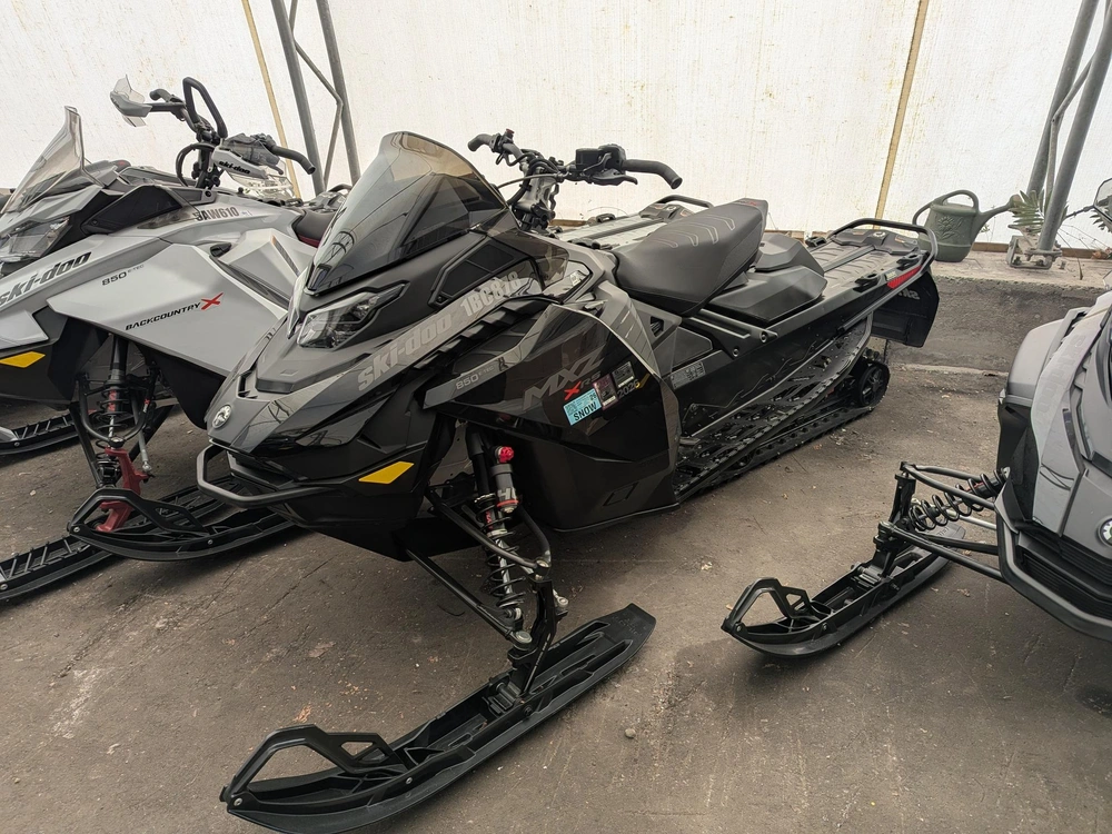 2026 Ski-doo Ski-doo Mxz Xrs 850 10.25 4954 Km's Warranty