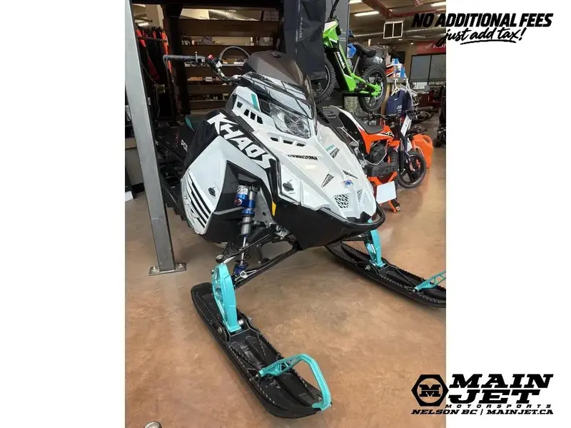 2025 Polaris PATRIOT 9R RMK KHAOS 165 3.25" - Ghost White Metallic / Gloss Black / Radiant Green