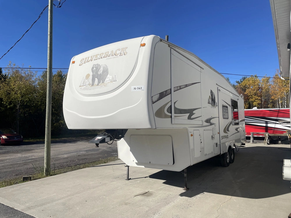 2008 Cedar Creek Cottage Silverback 33lbhts