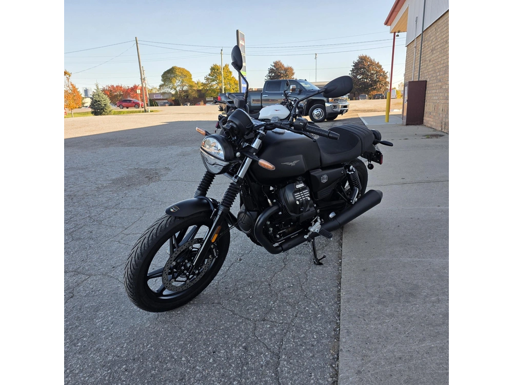 2026 Moto Guzzi V7 Stone