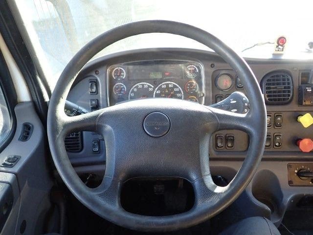 Freightliner 114sd 2015