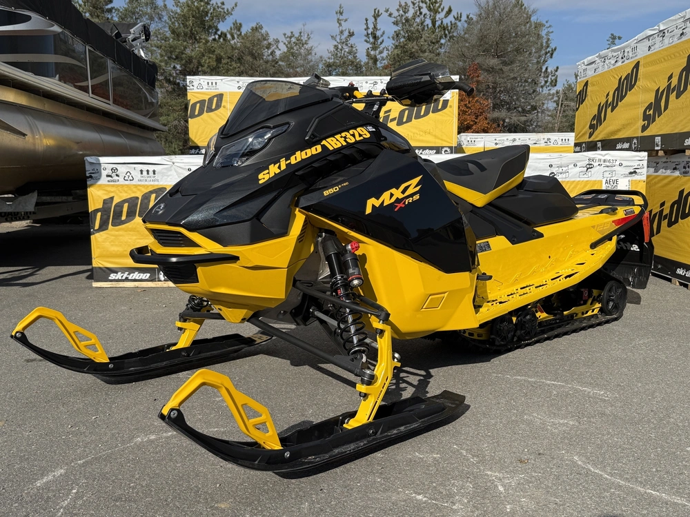 2025 Ski-doo Mxz Xrs 850 E-tec W/touchscreen