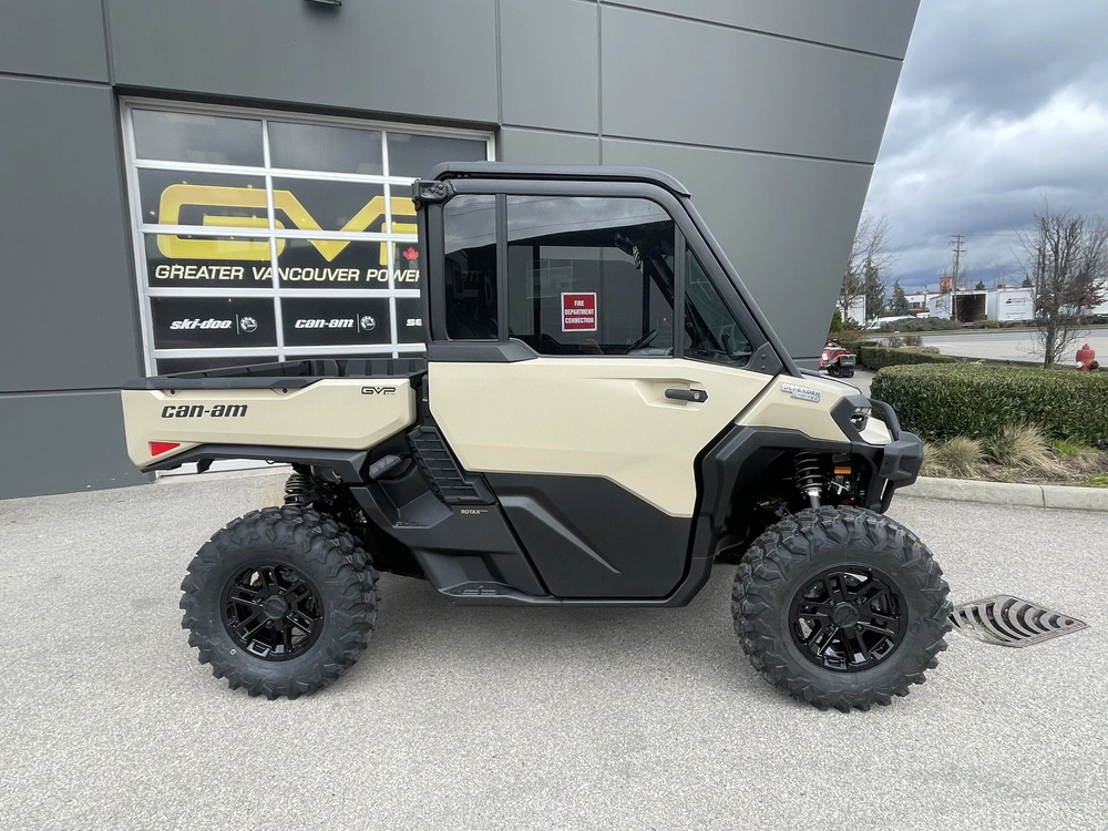 2026 Can-am Defender Limited Cab Hd11