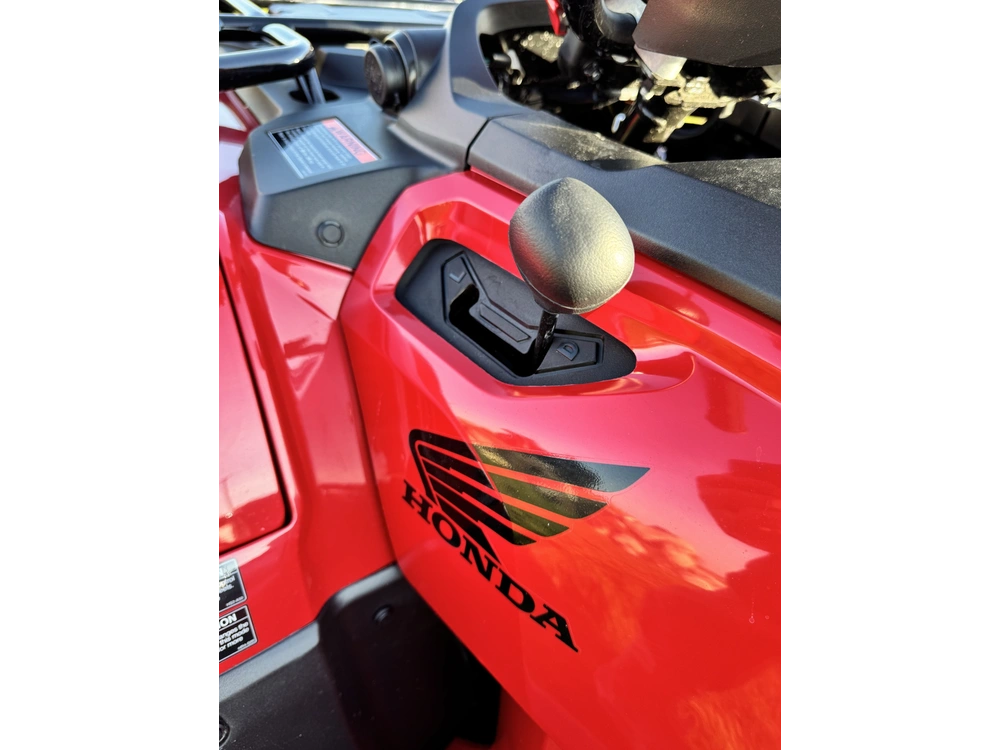 2027 Honda Rubicon Dct Irs Eps, Red