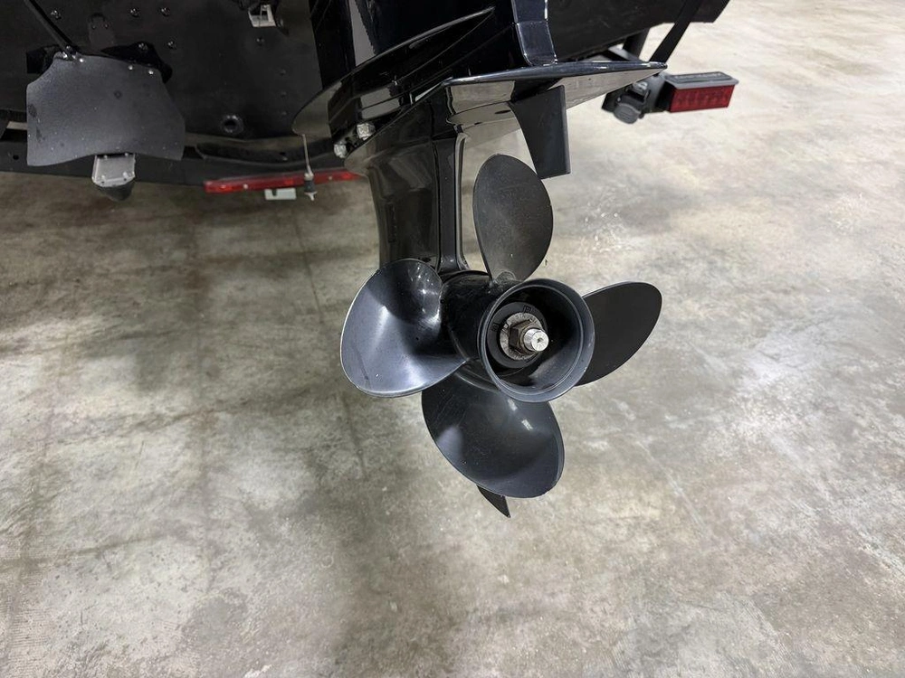2024 Lund Boat Co 1875 Pro Guide Tiller