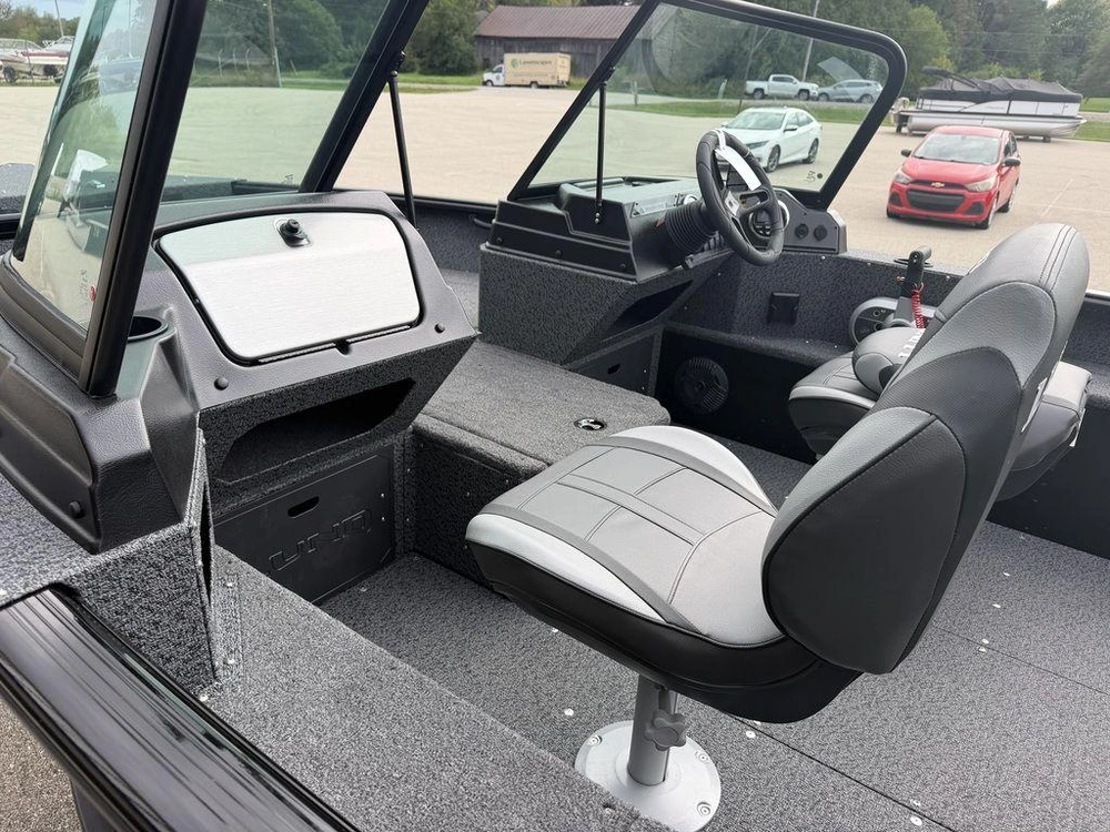 2027 Lund Boat Co 1800 Adventure Sport
