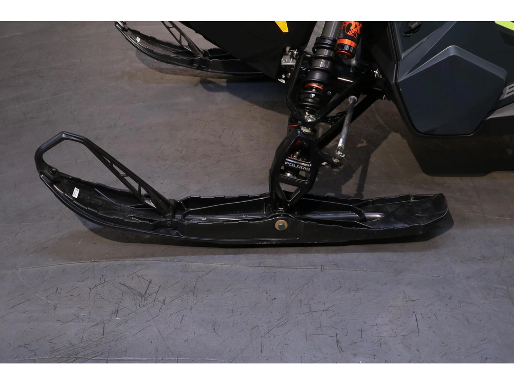 2027 Polaris 850 Indy Vr1 Dynamix 137 Snowcheck (exclusif)