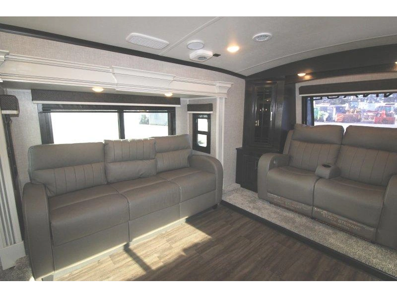 2023 Jayco Pinnacle 38flgs