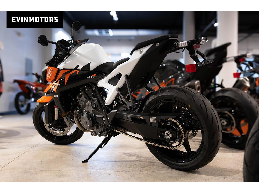 2027 Ktm 990 Duke