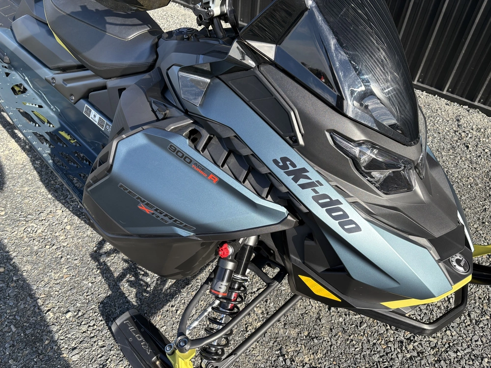 2026 Ski-doo Renegade X-rs 900 Ace Turbo R Ice Ripper Xt 1.5" E.s.