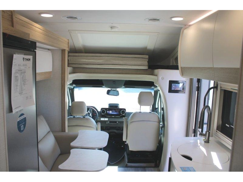 Thor Motor Coach Delano 24xl 2027