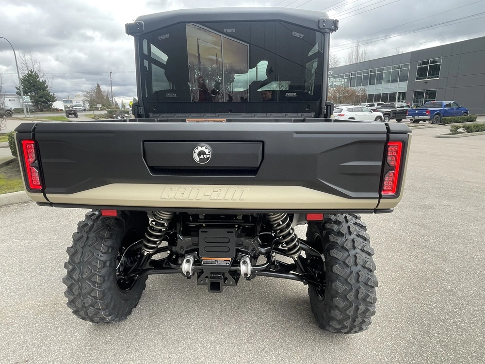 2026 Can-am Defender Limited Cab Hd11