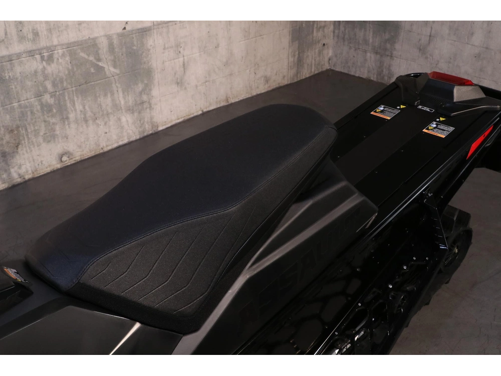 2027 Polaris Boost Switchback Assault 146 Race Ifs Snowcheck (exclusif)