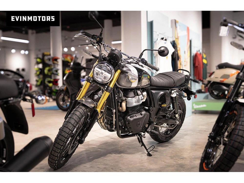 2027 Royal Enfield Int Bear 650 Gldn Shdw Black