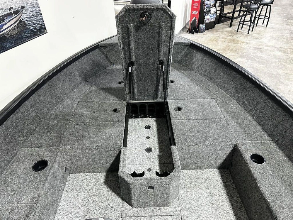 2026 Alumacraft Voyageur 175 Tiller