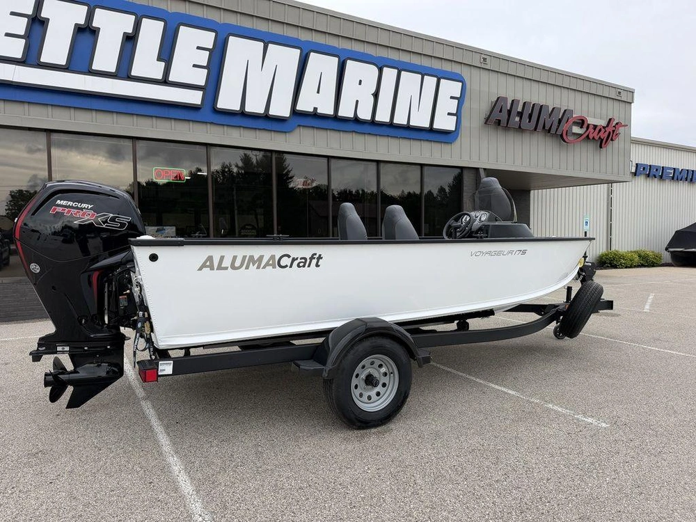 2027 Alumacraft Voyageur 175 Side Console