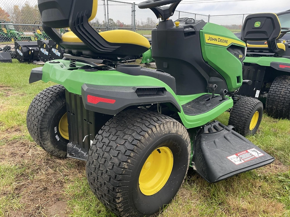 John Deere S130 Lawn Tractor 2026