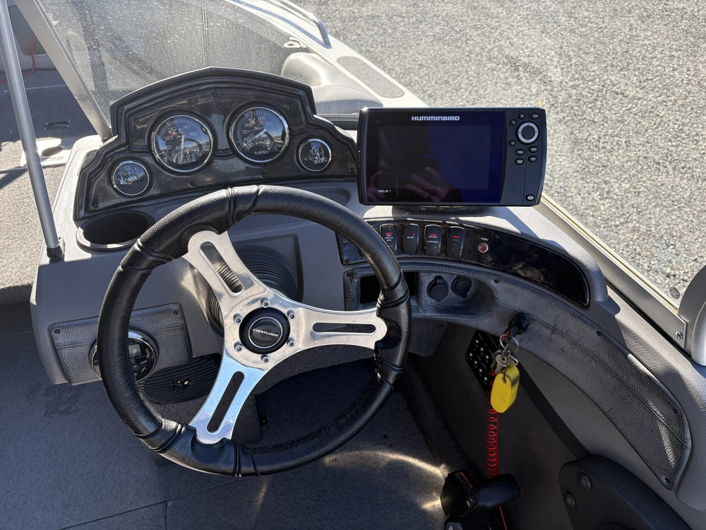 2017 Crestliner Sportfish 1850