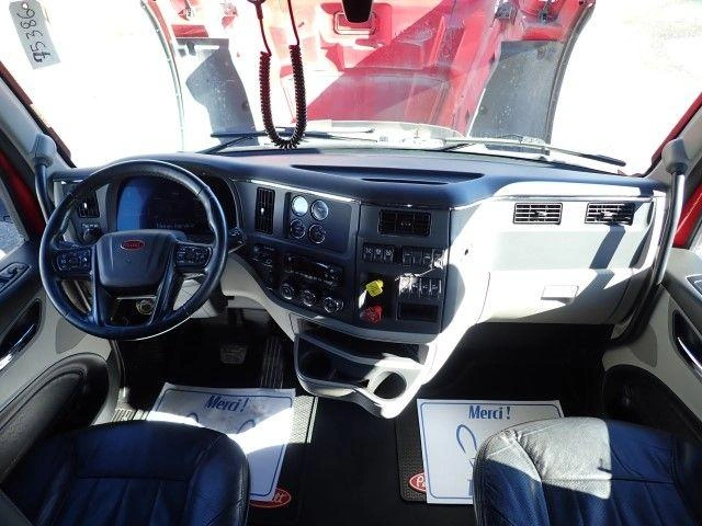 Peterbilt 579 2025