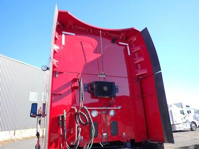 Peterbilt 579 2025