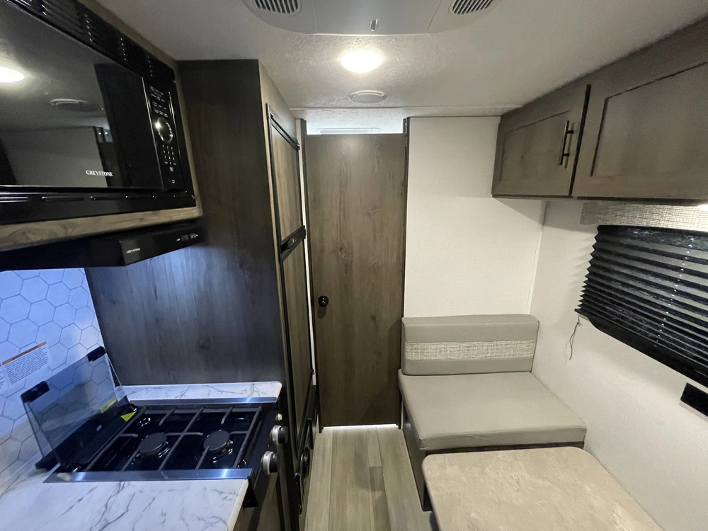 2022 Coachmen Clipper 17fq