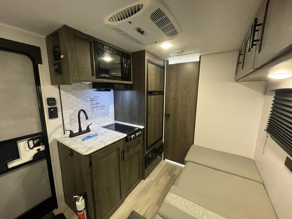 2022 Coachmen Clipper 17fq