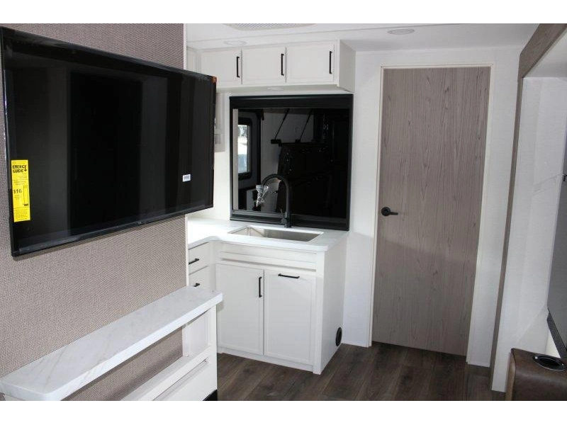 Grand Design Momentum 30mav 2027