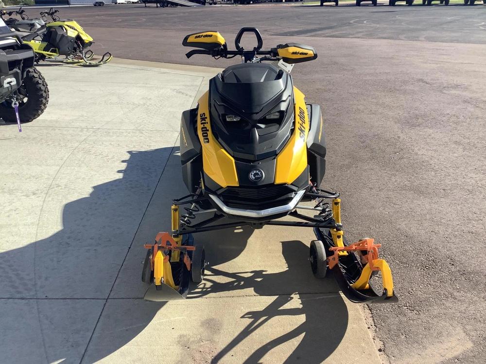 2026 Ski-doo Summit Neo +