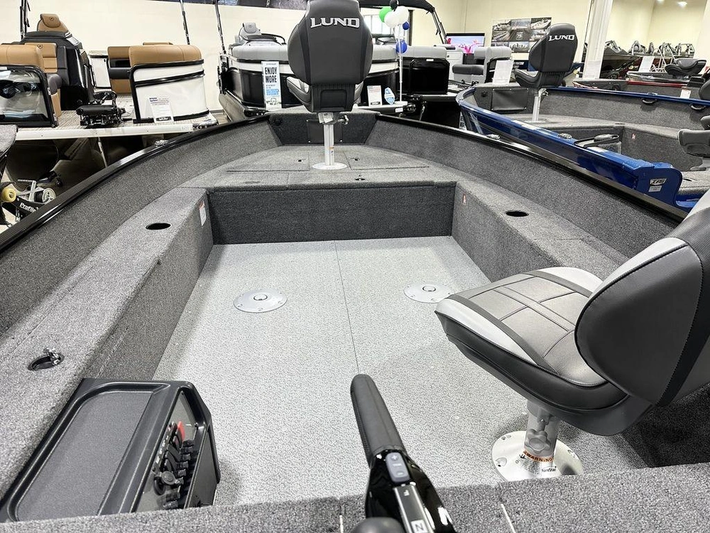 2026 Lund Boat Co 1650 Angler Tiller