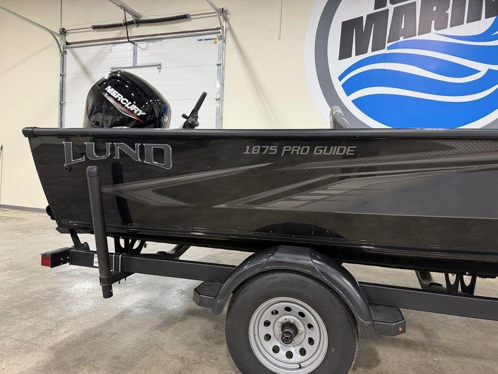2024 Lund Boat Co 1875 Pro Guide Tiller