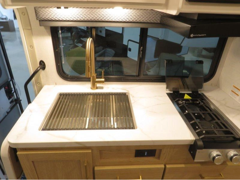 Thor Motor Coach Four Winds 22z.gm 2027