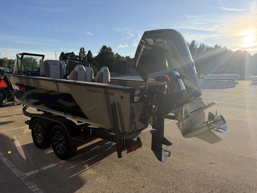 2027 Alumacraft Trophy 205x Sport