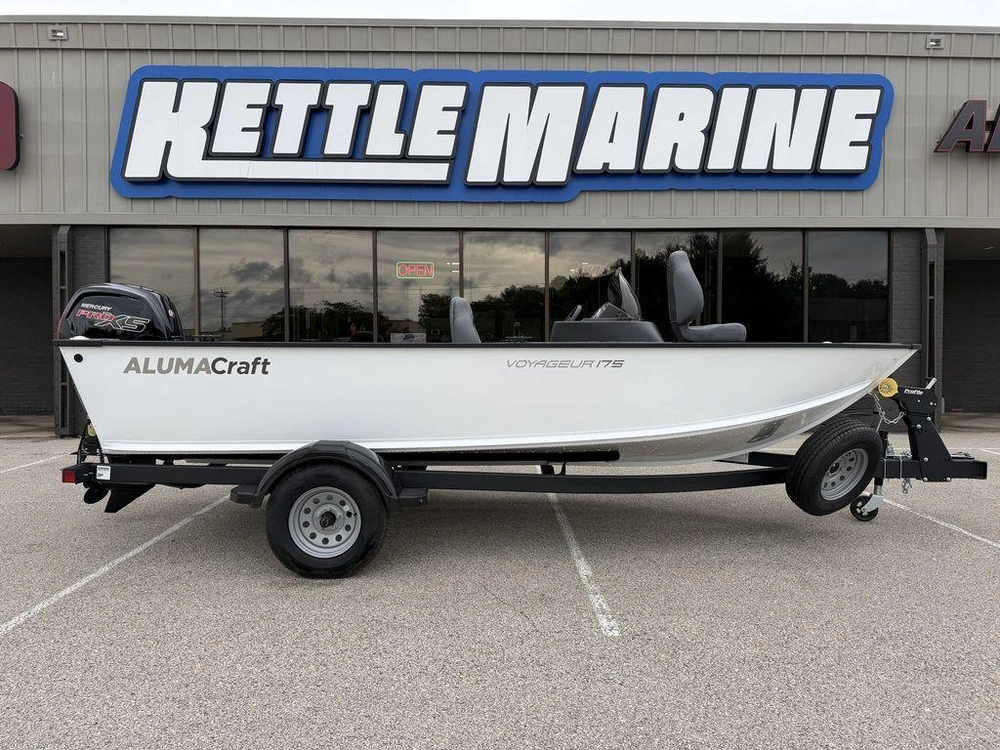 2027 Alumacraft Voyageur 175 Side Console