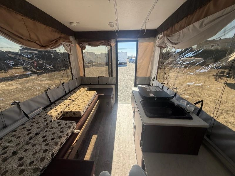 2019 Coachmen Clipper 860qs