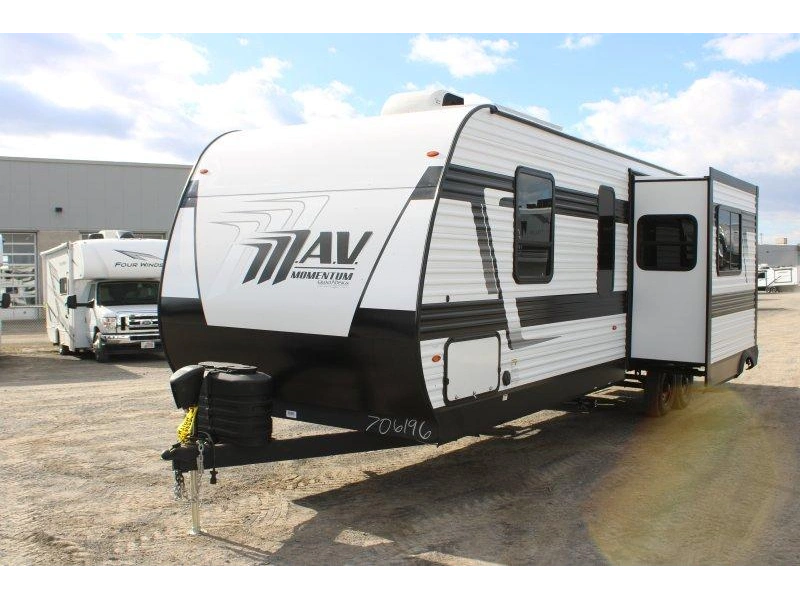 Grand Design Momentum 30mav 2027