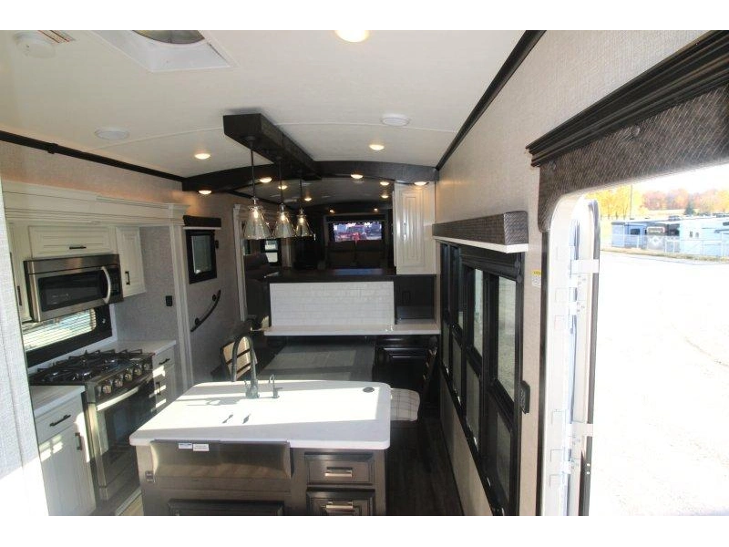 2023 Jayco Pinnacle 38flgs
