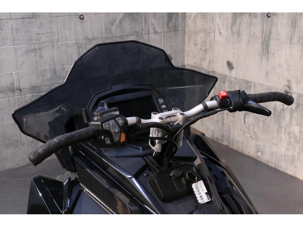2027 Polaris 9r Indy Vr1 137 Snowcheck (exclusif)