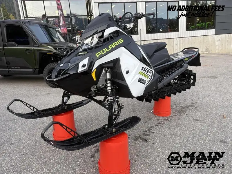 2026 Polaris 850 RMK SP 155 850 155 - White Lightning / Gloss Black / Neon