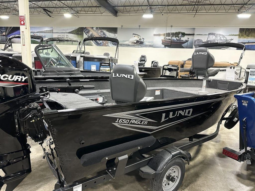 2026 Lund Boat Co 1650 Angler Tiller