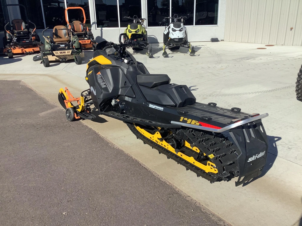 2026 Ski-doo Summit Neo +