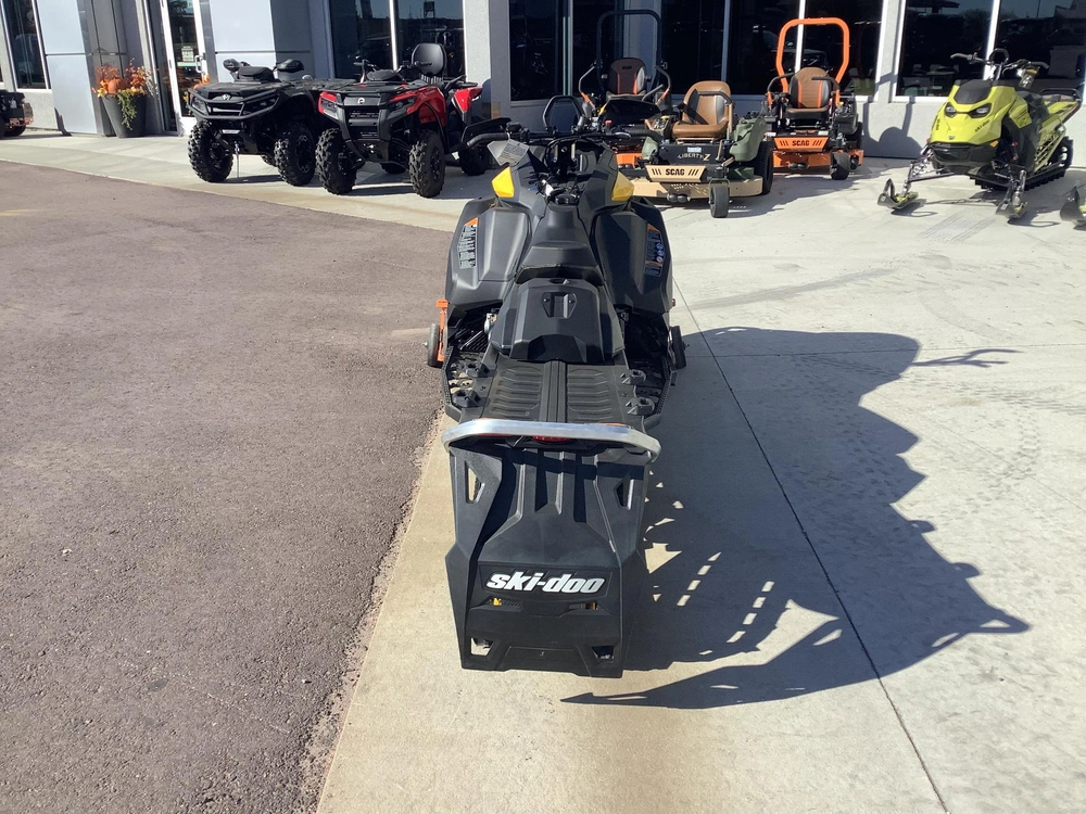 2026 Ski-doo Summit Neo +