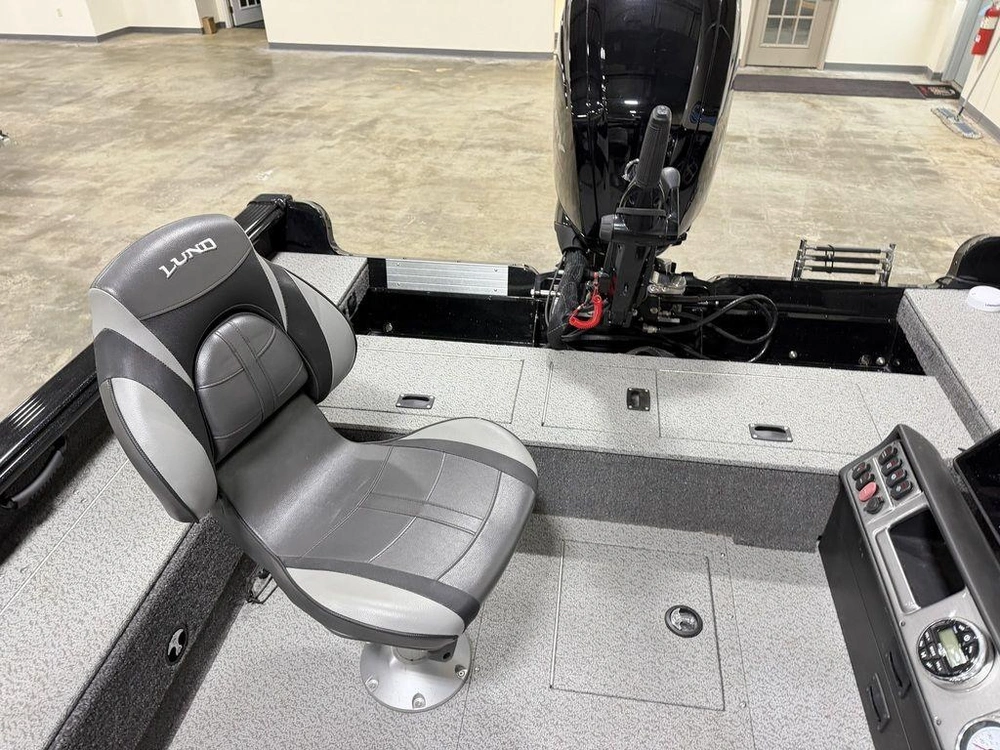 2024 Lund Boat Co 1875 Pro Guide Tiller